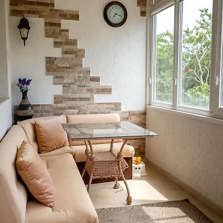 Spacious 2br Steps From Center By Flat Manаger *