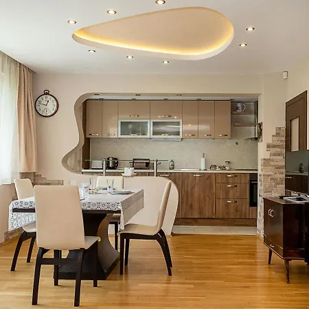 דירה Spacious 2br Steps From Center By Flat Manаger *