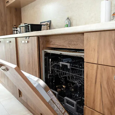 Spacious 2br Steps From Center By Flat Manаger דירה *