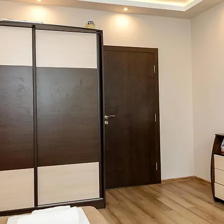 דירה Spacious 2br Steps From Center By Flat Manаger *