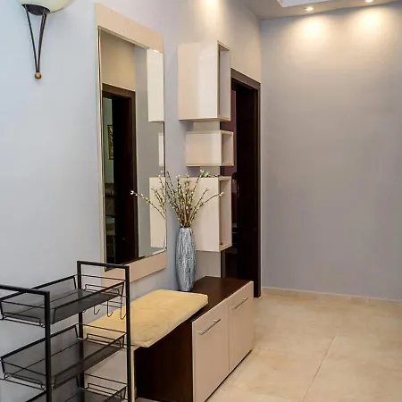 Spacious 2br Steps From Center By Flat Manаger * וארנה